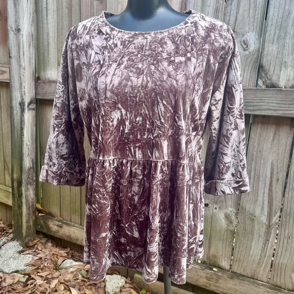 She + Sky Velour Top for Ladies; Size Small